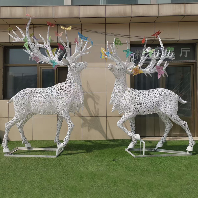Mesmerizing Deers Stainless Steel Sculpture