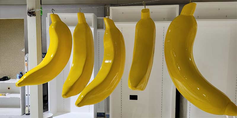 banana-styrofoam-sculpture-800x400px